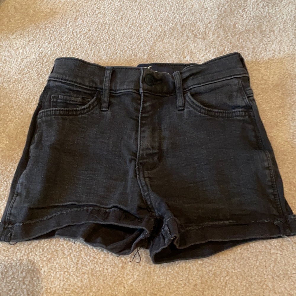 Hollsiter High Rise black jean shorts